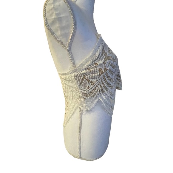 Signature 8 ivory cropped crochet spaghetti strap top size Small - Picture 10 of 13
